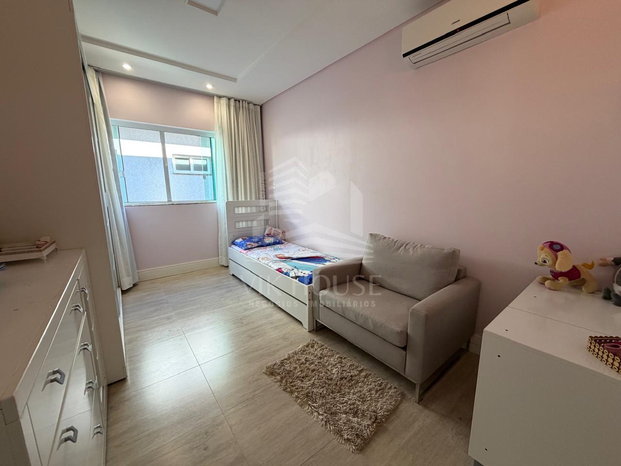SOBRADO MOBILIADO NO CONDOMINIO TERRAS ALPHA I - FOZ DO IGUAÇU