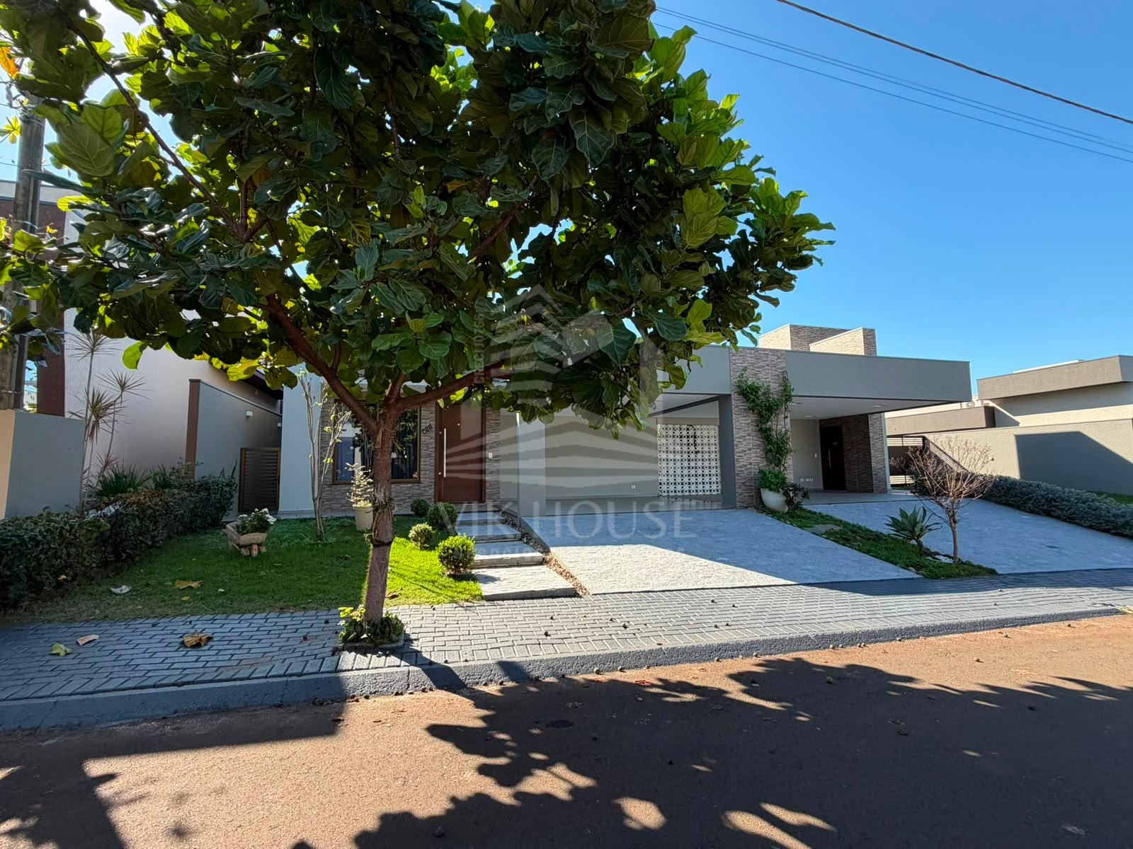 CASA MOBILIADA NO CONDOMINIO SAFIRA - FOZ DO IGUAÇU