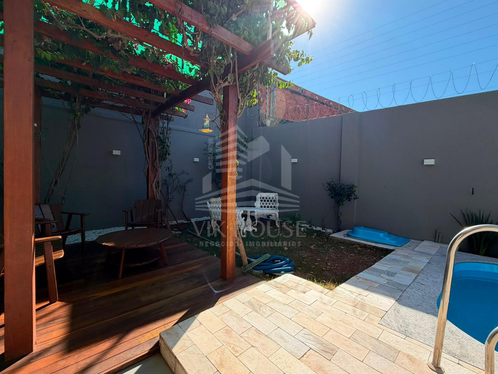 CASA MOBILIADA NO CONDOMINIO SAFIRA - FOZ DO IGUAÇU
