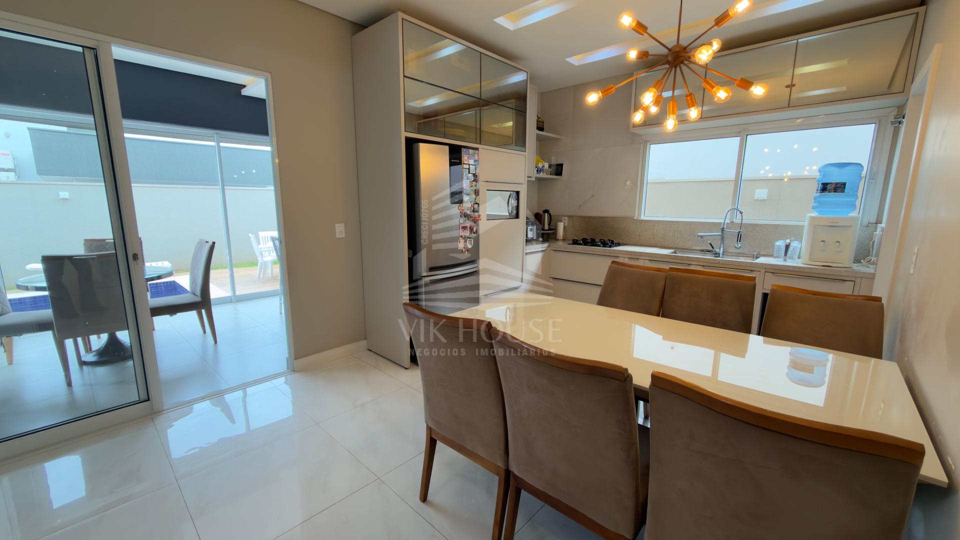 SOBRADO TOTALMENTE MOBILIADO NO CONDOMINIO TERRAS ALPHA I - FOZ DO IGUAÇU