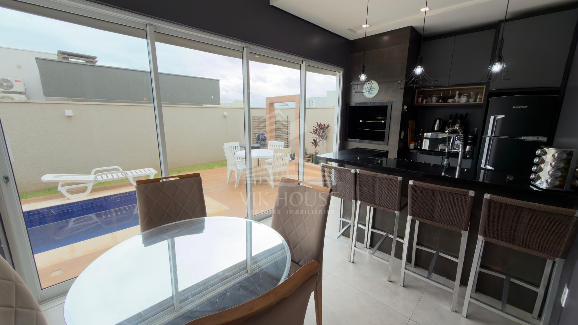 SOBRADO TOTALMENTE MOBILIADO NO CONDOMINIO TERRAS ALPHA I - FOZ DO IGUAÇU