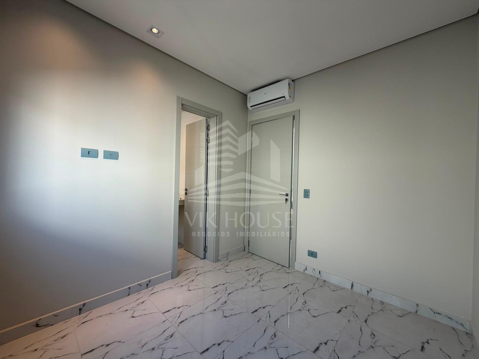 SOBRADO NOVO SEMI MOBILIADO COM 3 SUITES DISPONÍVEL PARA LOCAÇÃO