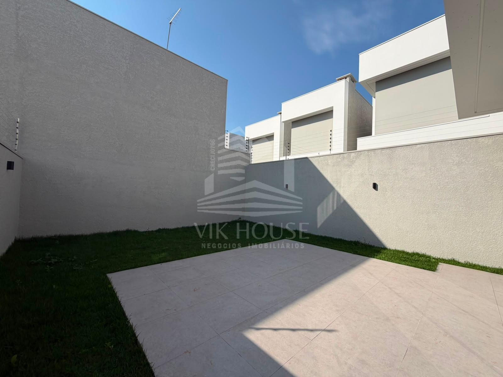 SOBRADO NOVO SEMI MOBILIADO COM 3 SUITES DISPONÍVEL PARA LOCAÇÃO