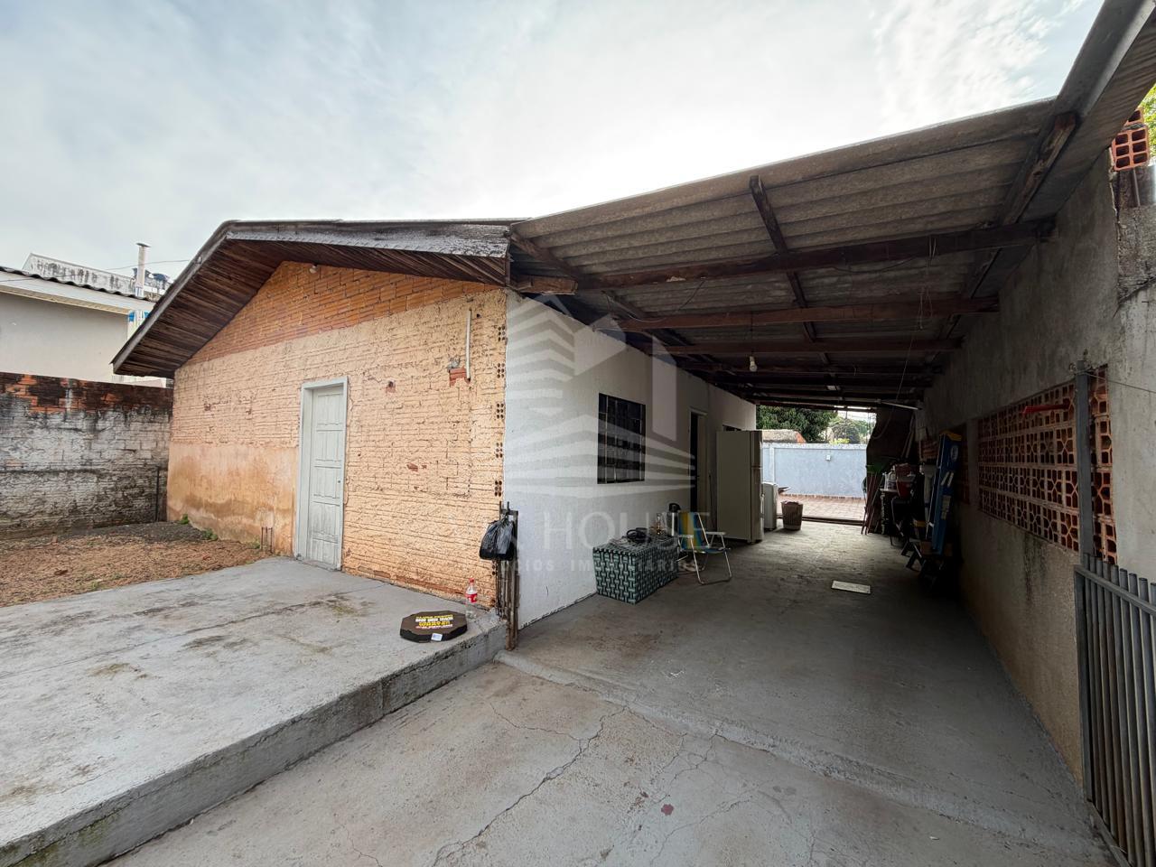 CASA COM AMPLO TERRENO E PISCINA A VENDA NO CAMPOS DO IGUAÇU