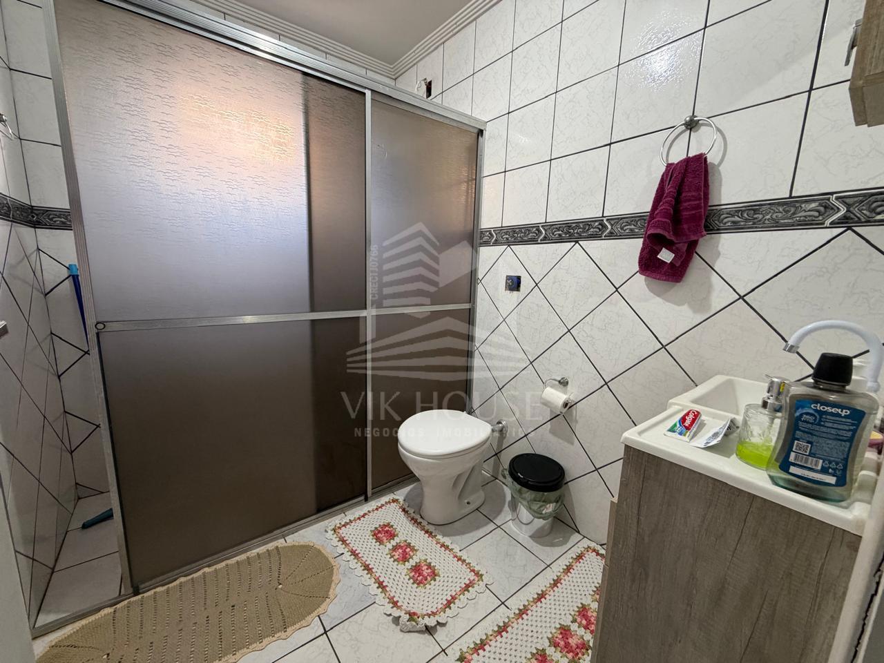 CASA COM AMPLO TERRENO E PISCINA A VENDA NO CAMPOS DO IGUAÇU
