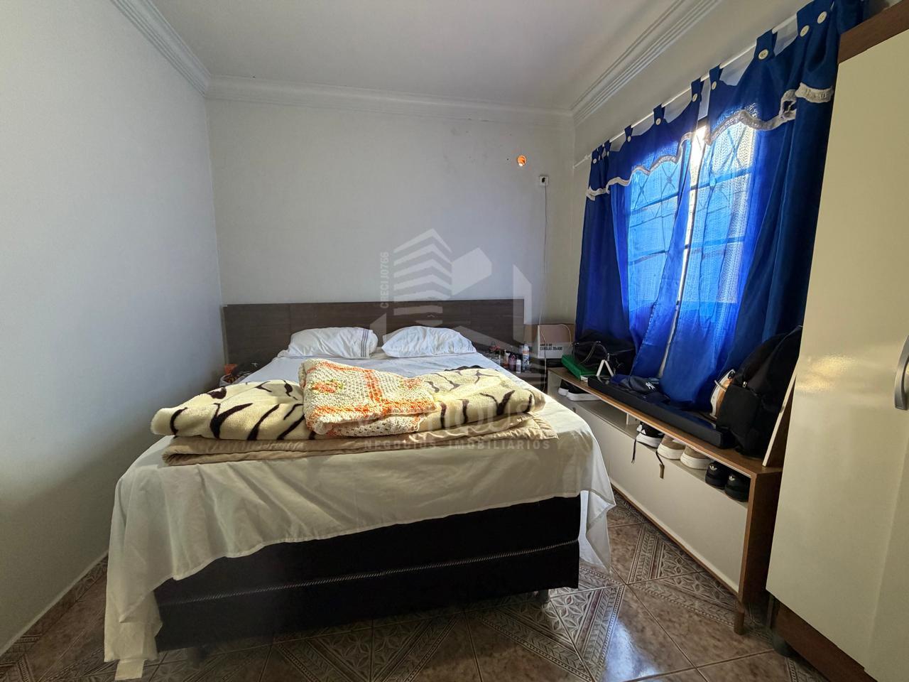 CASA COM AMPLO TERRENO E PISCINA A VENDA NO CAMPOS DO IGUAÇU