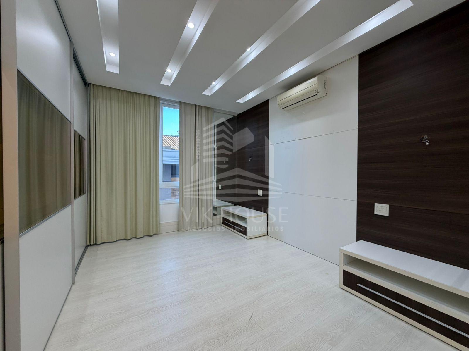 SOBRADO ALTO PADRÃO COM 4 SUITES A VENDA NO CONDOMINIO CASTEL FRANCO