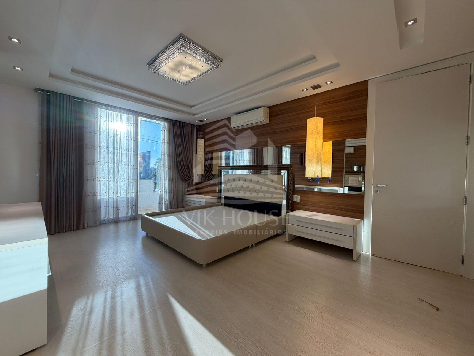 SOBRADO ALTO PADRÃO COM 4 SUITES A VENDA NO CONDOMINIO CASTEL FRANCO