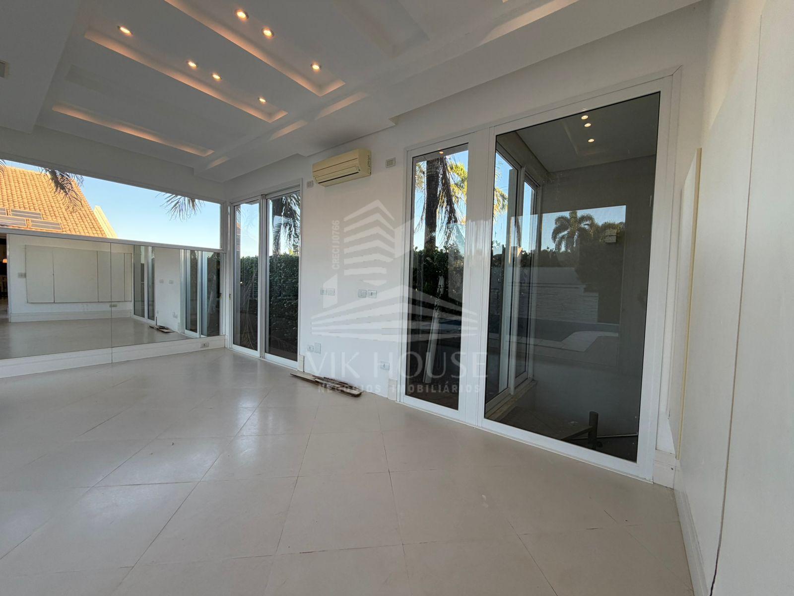 SOBRADO ALTO PADRÃO COM 4 SUITES A VENDA NO CONDOMINIO CASTEL FRANCO