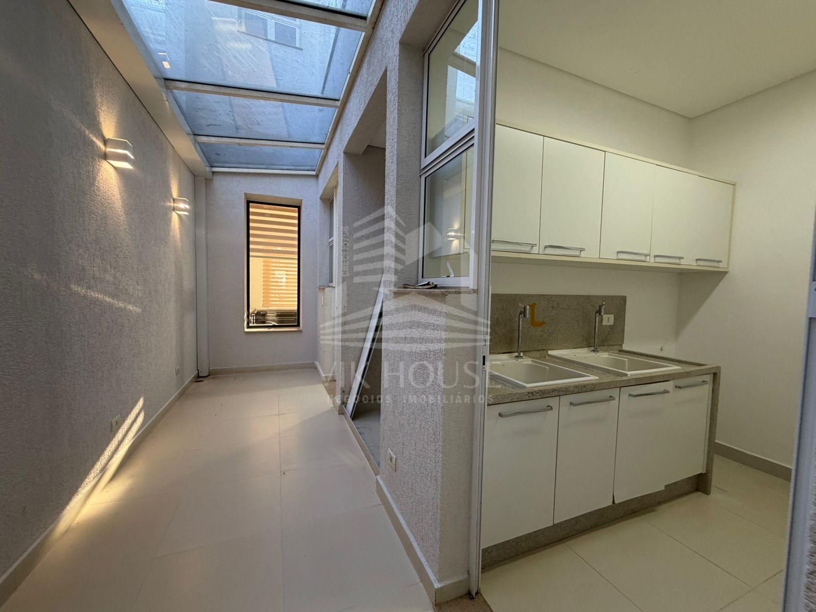SOBRADO ALTO PADRÃO COM 4 SUITES A VENDA NO CONDOMINIO CASTEL FRANCO