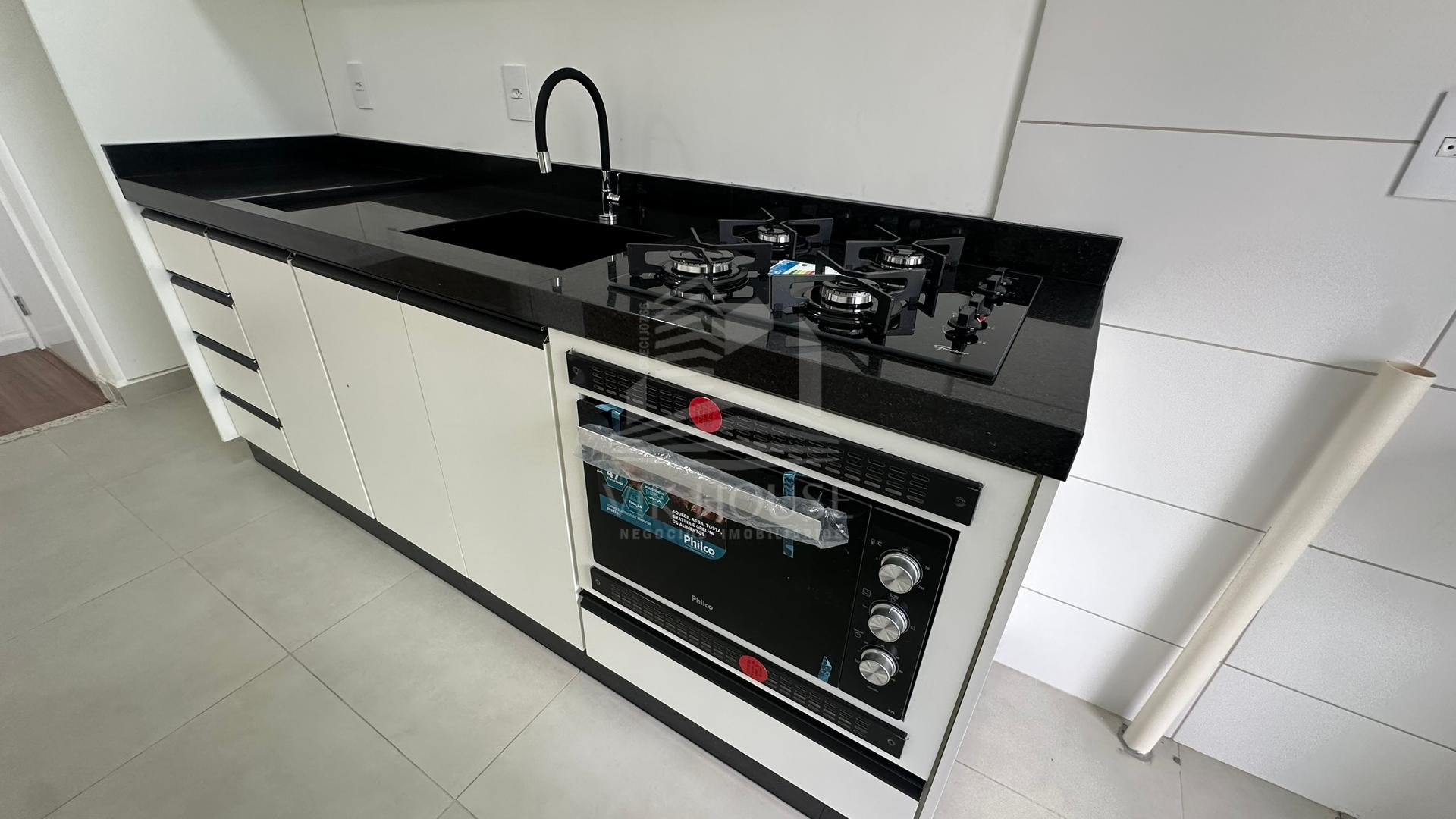 APARTAMENTO SEMI MOBILIADO PARA LOCAÇÃO NO EDIFÍCIO ROYAL LEGACY - FOZ DO IGUAÇU