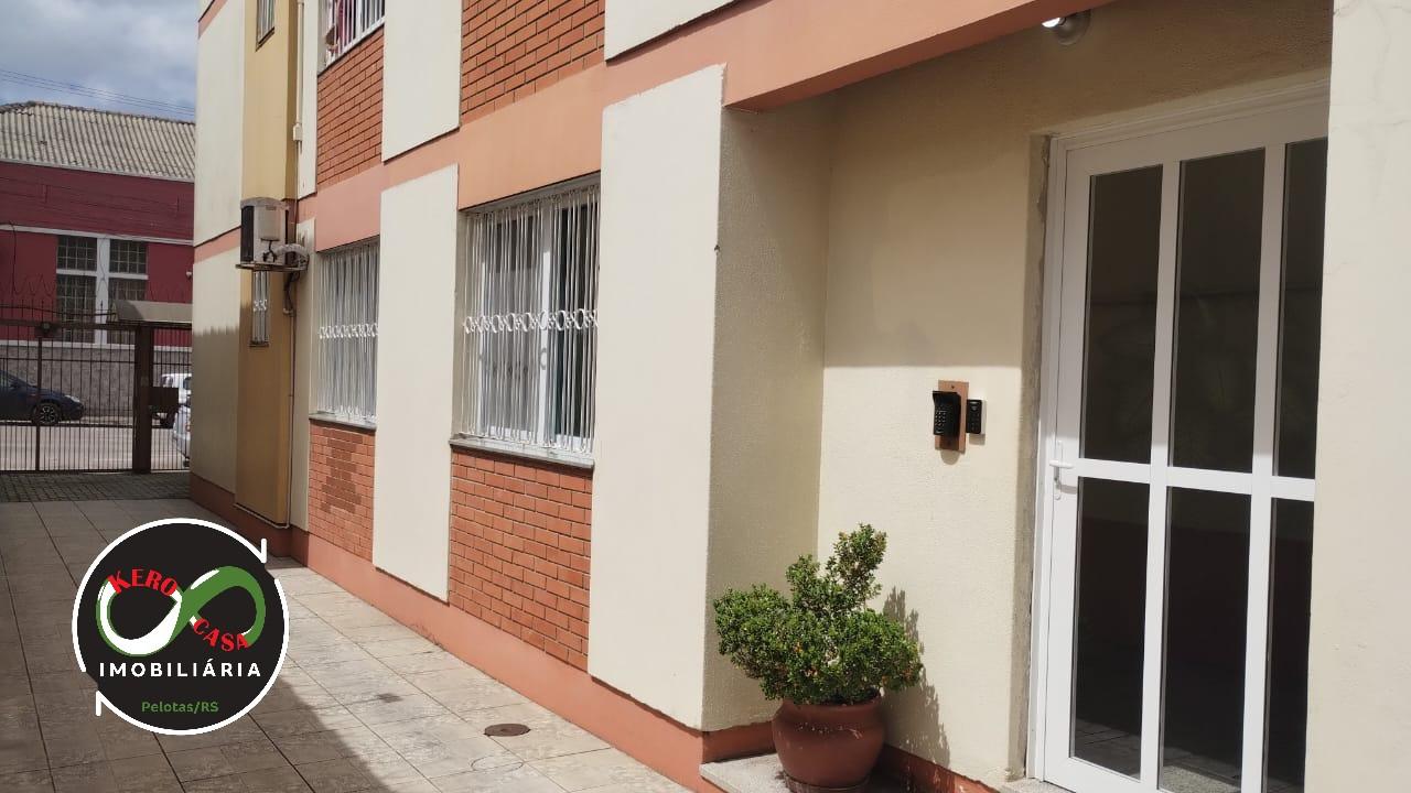 Apartamento à venda, três dormitórios, térreo, Centro, PELOTAS - RS