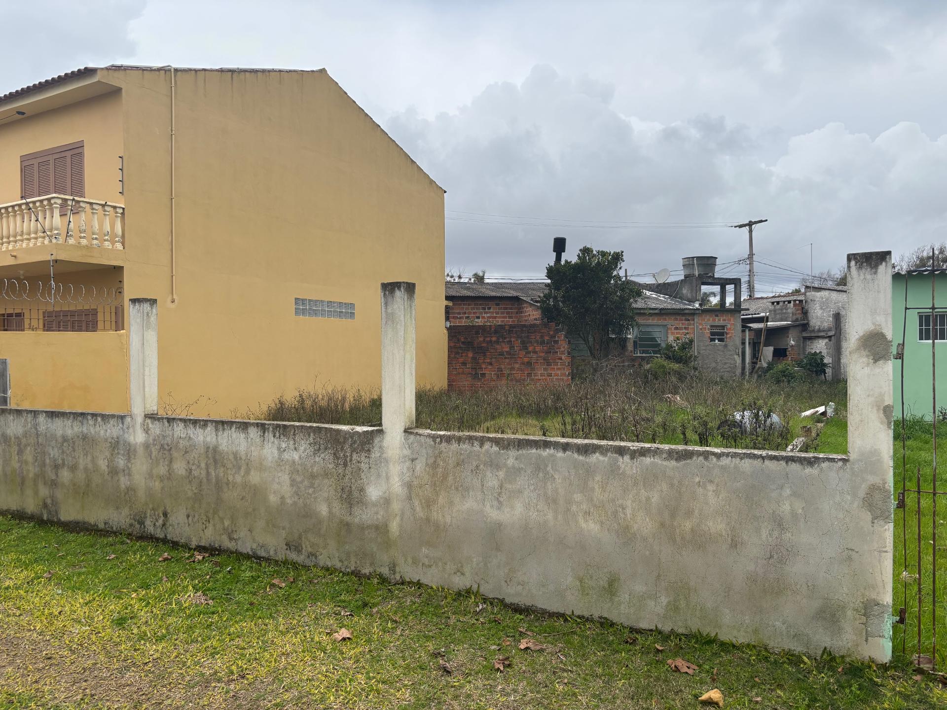 Terreno à venda, Barro Duro, PELOTAS - RS Vende-se bem localizado na Avenida Amazonas