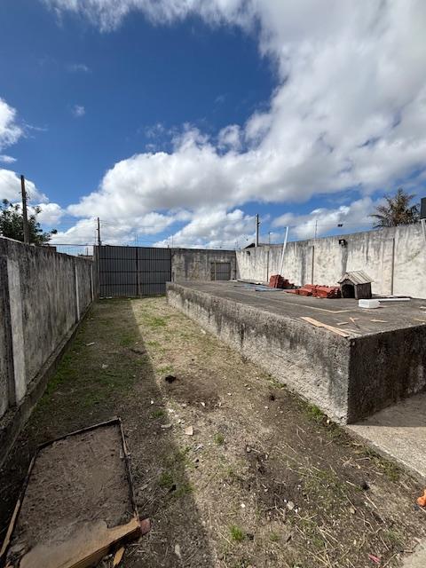 Excelente terreno  12x35  com estrutura comercial constando em seu interior