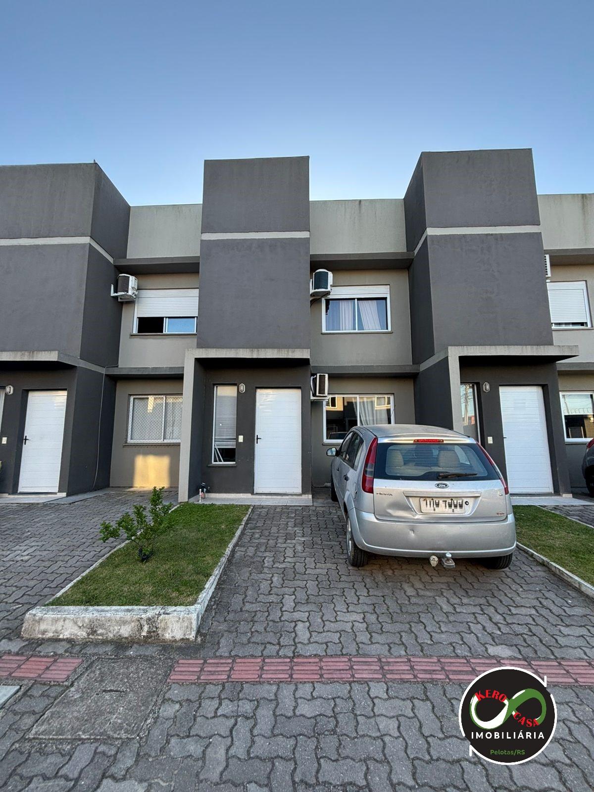 Sobrado à venda, três dormitórios, Condomínio Villa do Prado IV, PELOTAS - RS