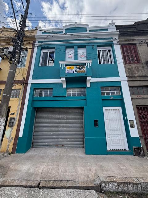 Vende-se excelente sobrado residencial e comercial, muito bem localizado no centro de Pelotas