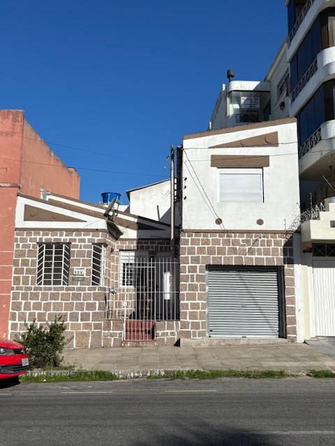 Aluga-se excelente sobrado residencial ou comercial no Centro de Pelotas-RS