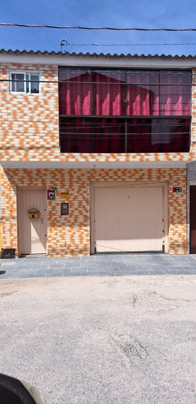 Vende-se excelente sobrado em localização privilegiada próximo a Medicina