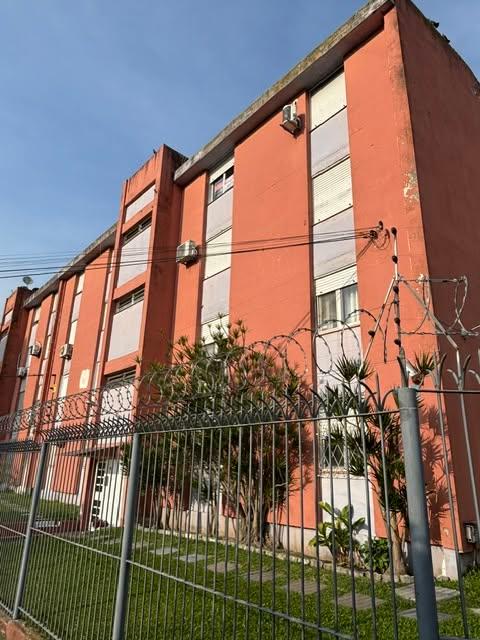 Vende-se excelente apartamento quarto andar localizado na Avenida Ferreira Viana