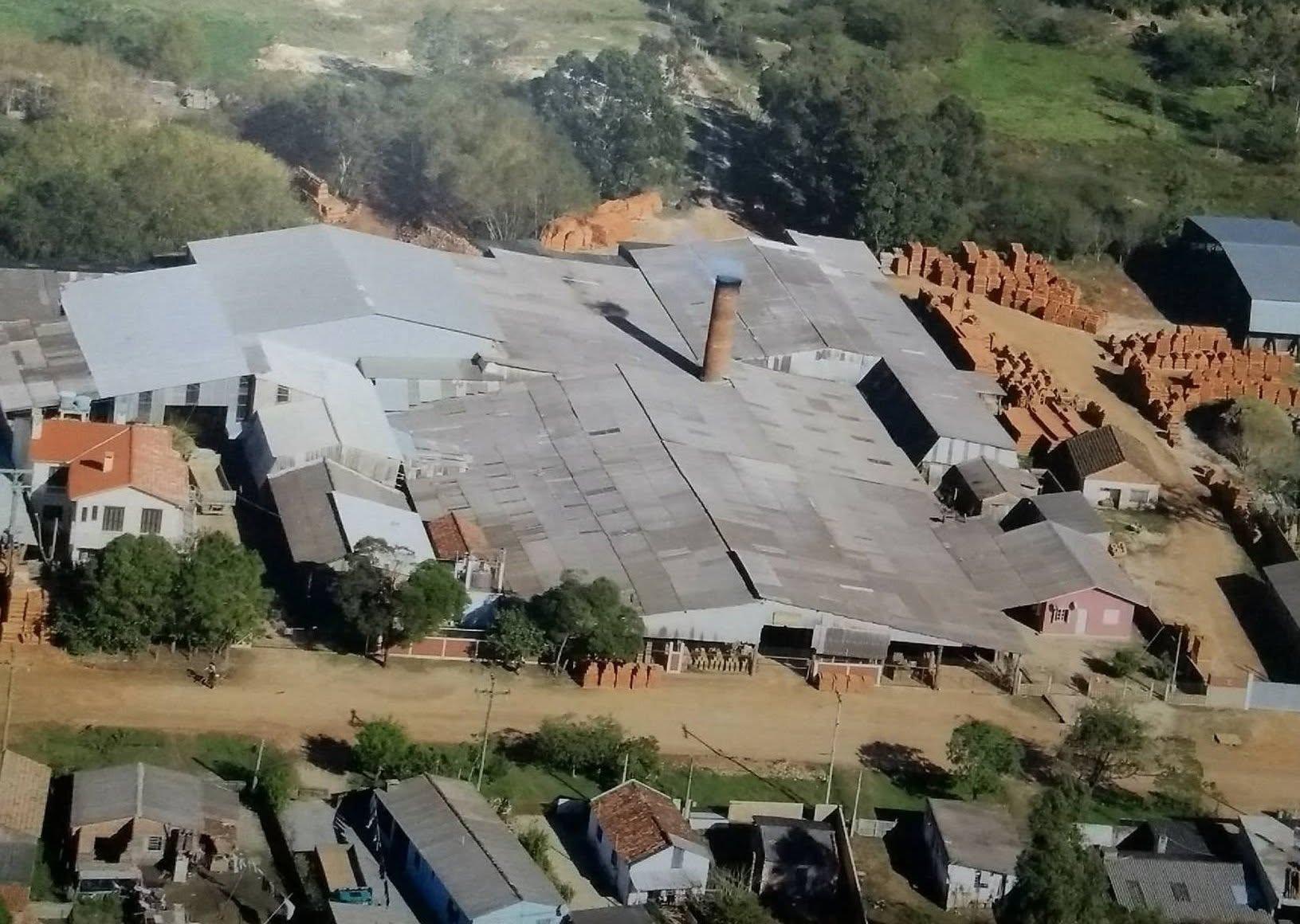 ATENÇÃO INVESTIDORES!! Vende-se uma olaria localizada na cidade de Pelotas-RS, com todas instalaçoes