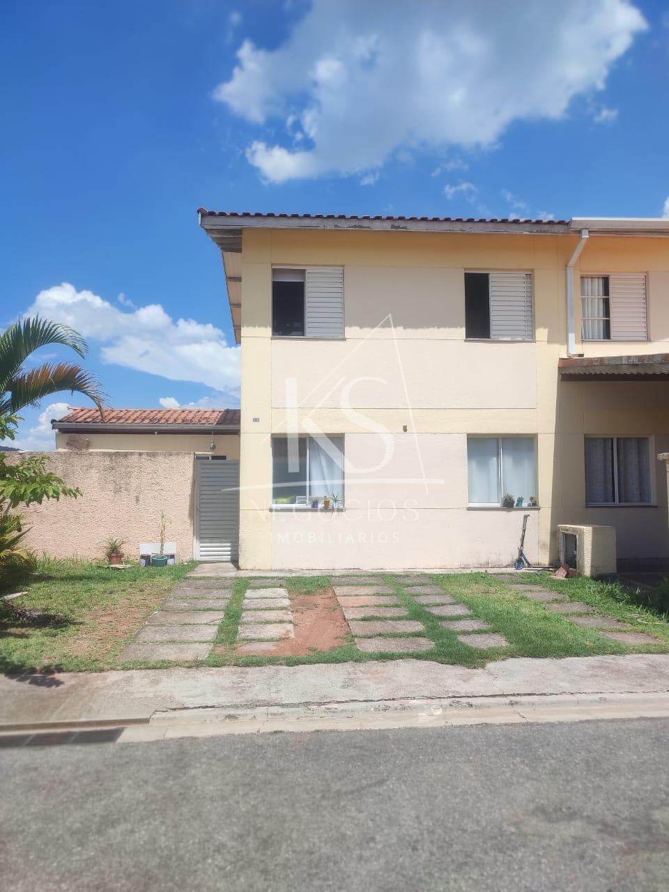 Bela Casa em condomínio 3 dormitórios