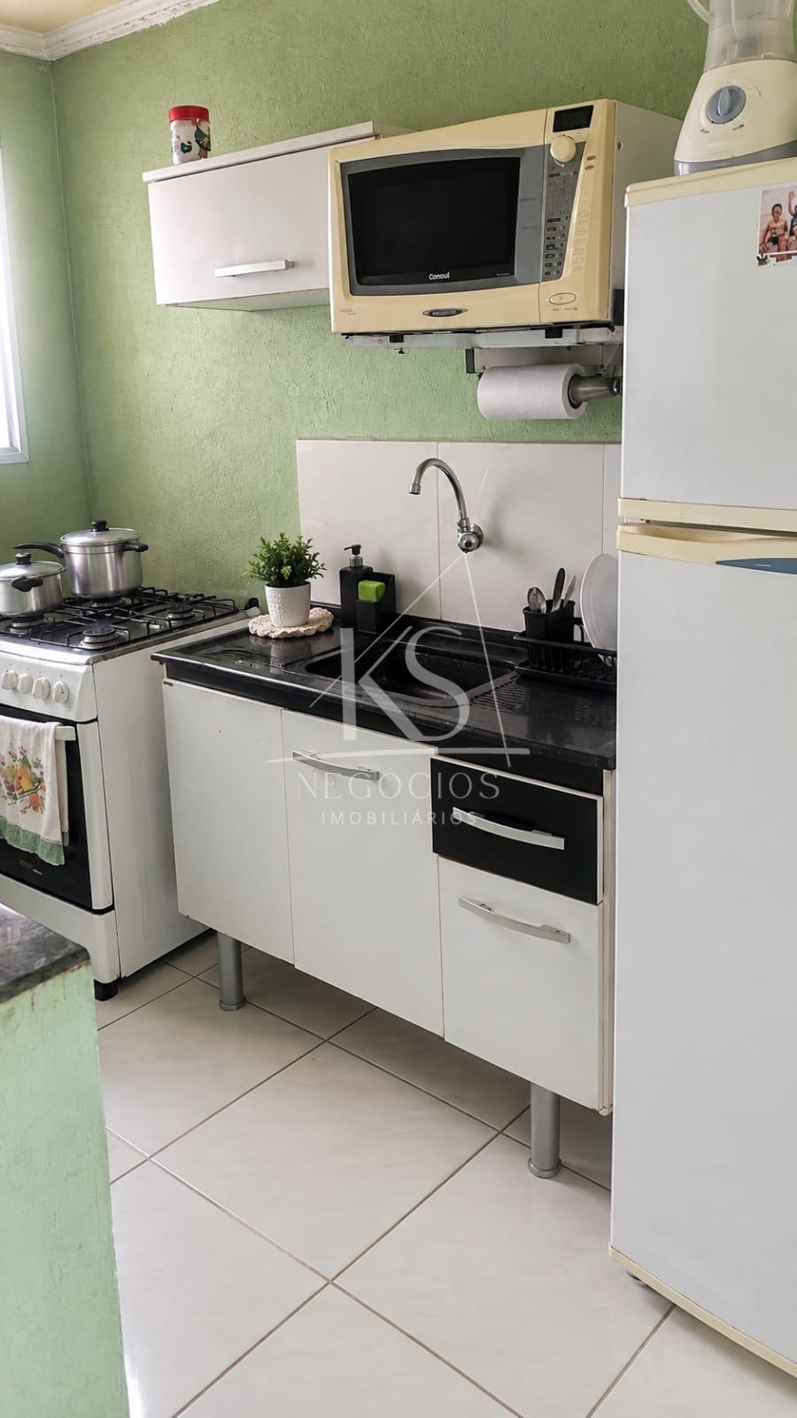 Belo Apartamento T?rreo cdhu com vaga