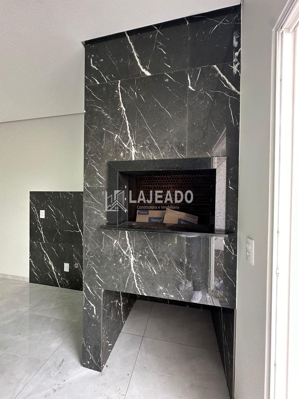 VENDE-SE CASA, LOTEAMENTO MORADA NOVA - DOIS VIZINHOS