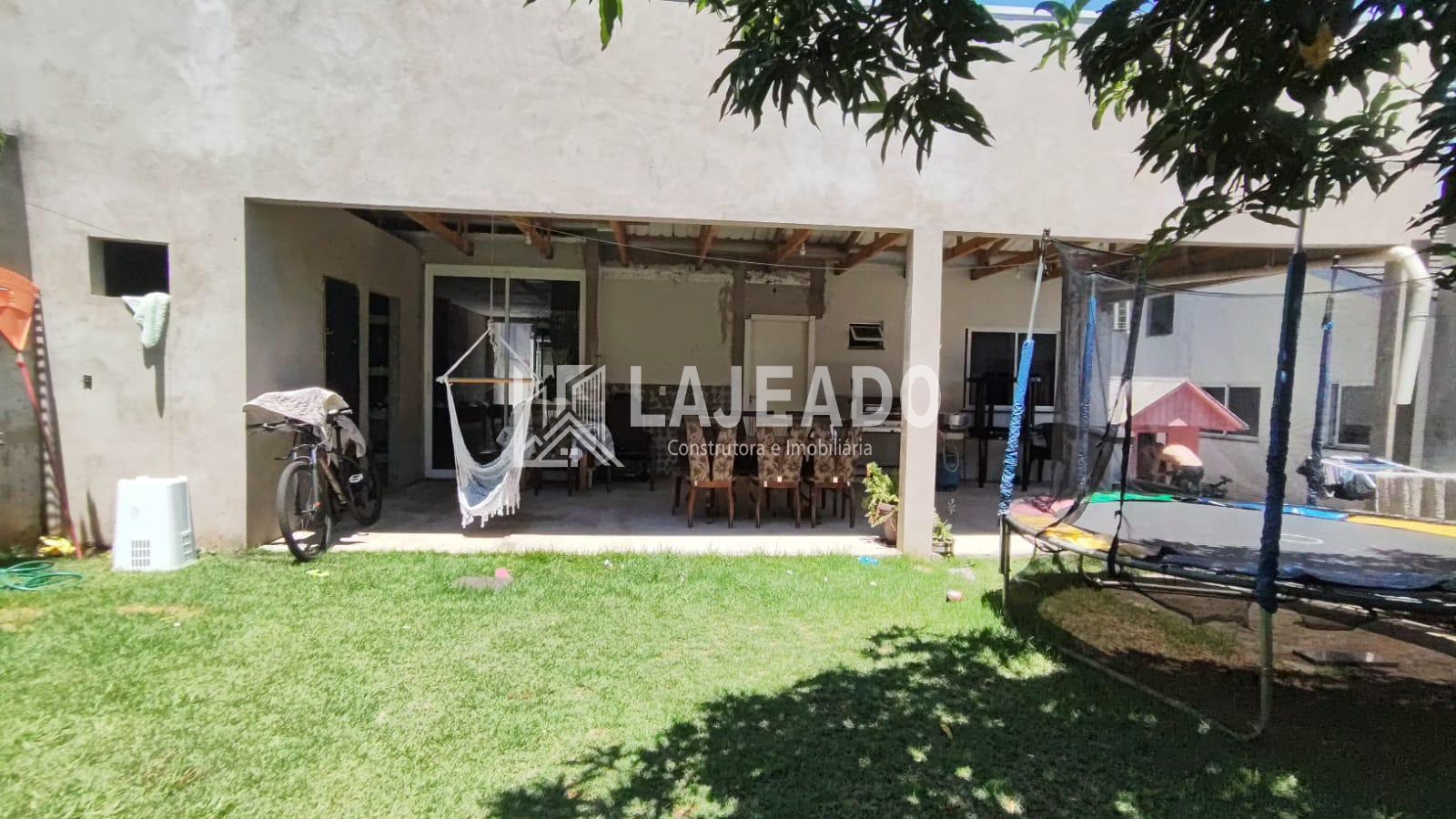 VENDE-SE CASA, JARDIM UNIVERSITÁRIO, DOIS VIZINHOS - PR