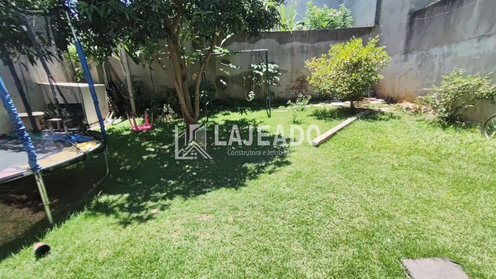 VENDE-SE CASA, JARDIM UNIVERSITÁRIO, DOIS VIZINHOS - PR