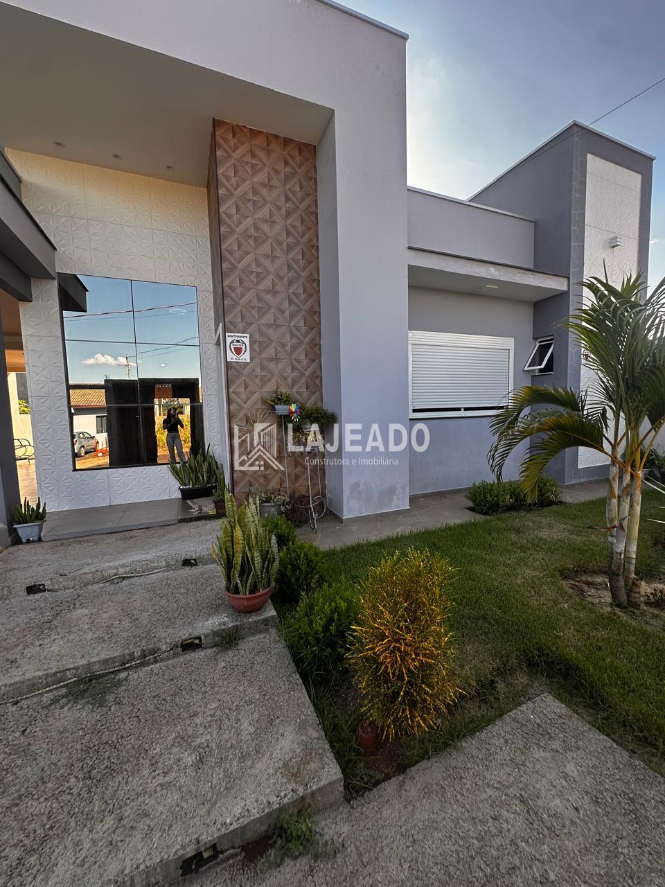 VENDE-SE CASA , LOTEAMENTO ECOVILLE, DOIS VIZINHOS - PR