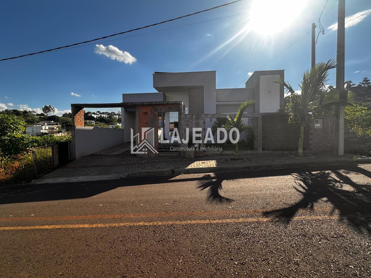 VENDE-SE CASA , LOTEAMENTO ECOVILLE, DOIS VIZINHOS - PR