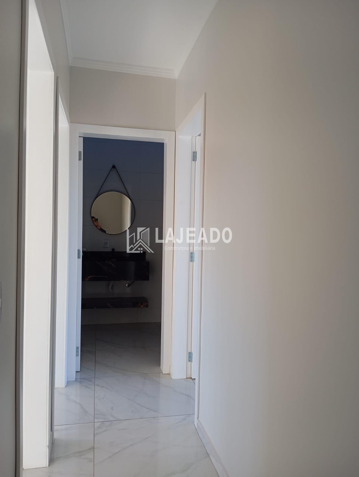 VENDE-SE SOBRADO, BAIRRO NOSSA SENHORA DA SALETE, DOIS VIZINHO...