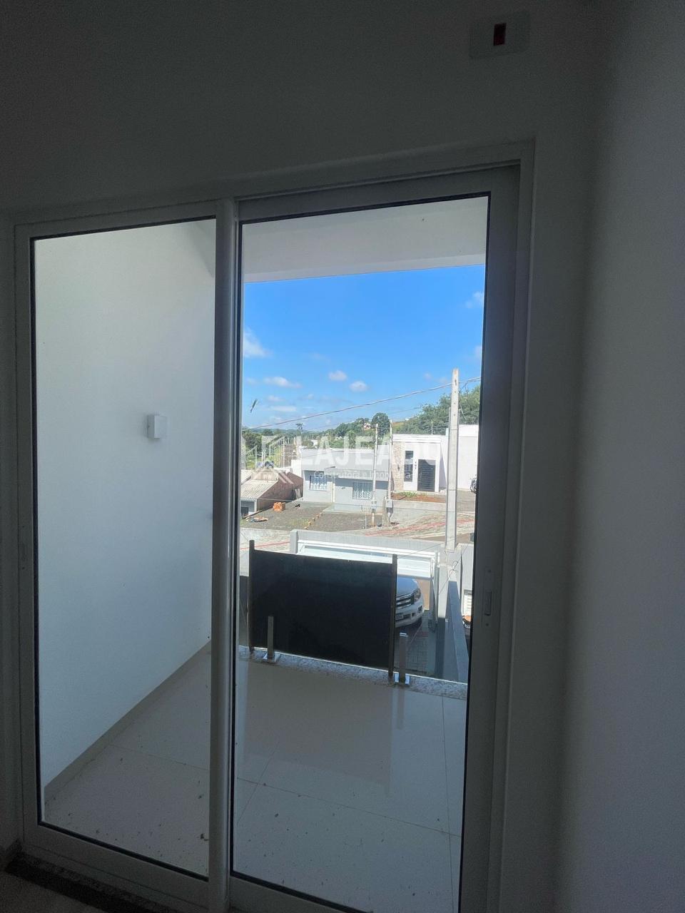 VENDE-SE SOBRADO, NOSSA SENHORA DE LOURDES, DOIS VIZINHOS - PR