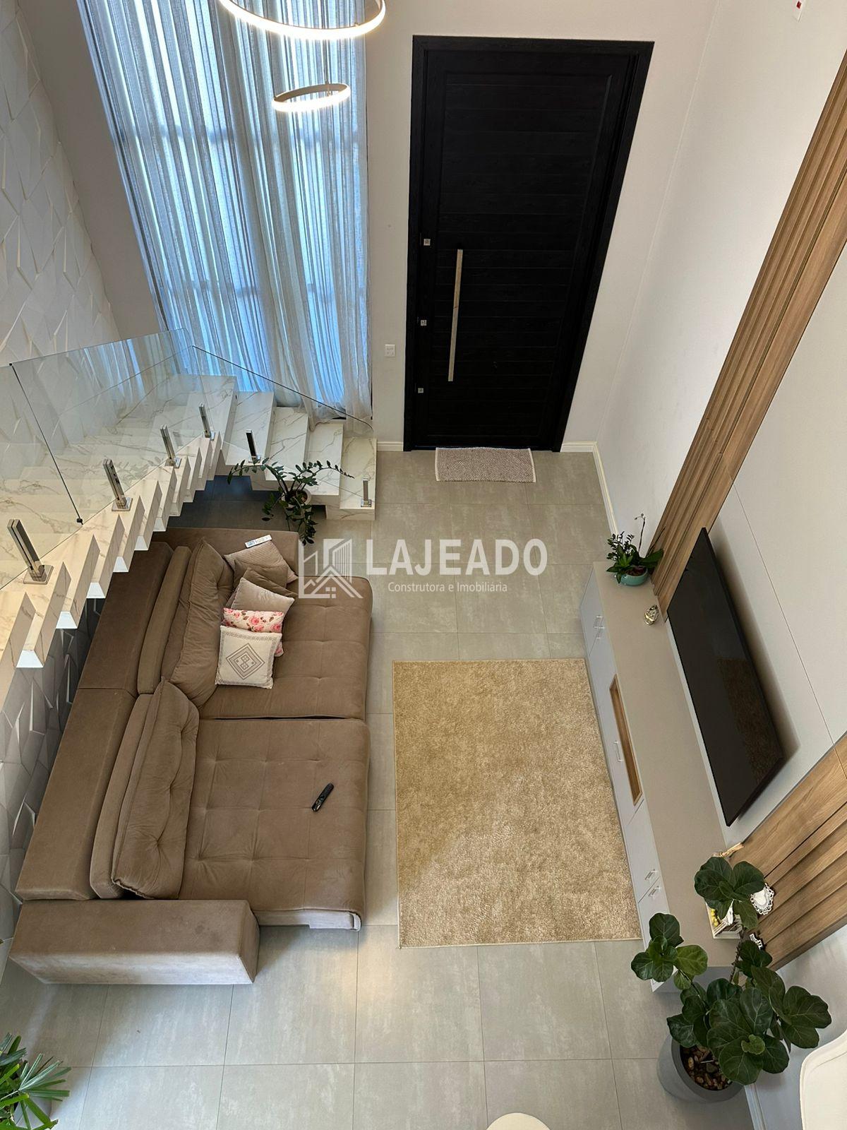 VENDE-SE SOBRADO DE ALTO PADRÃO NO BAIRRO SÃO FRANCISCO XAVIER