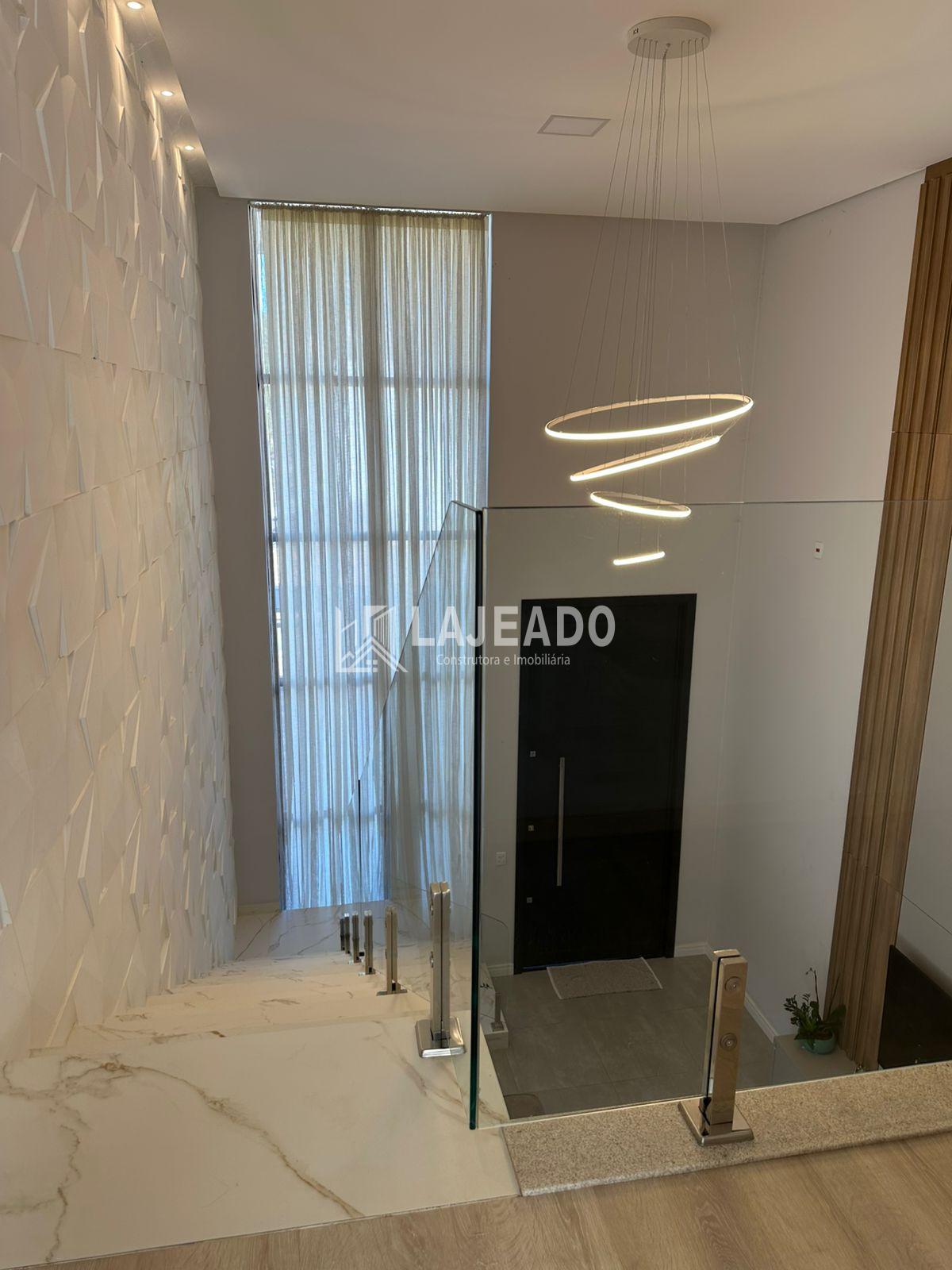 VENDE-SE SOBRADO DE ALTO PADRÃO NO BAIRRO SÃO FRANCISCO XAVIER