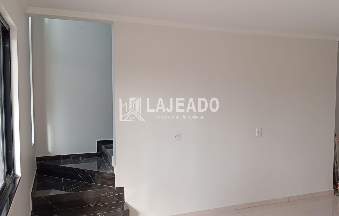 VENDE-SE SOBRADO, SANTA LUZIA, DOIS VIZINHOS - PR