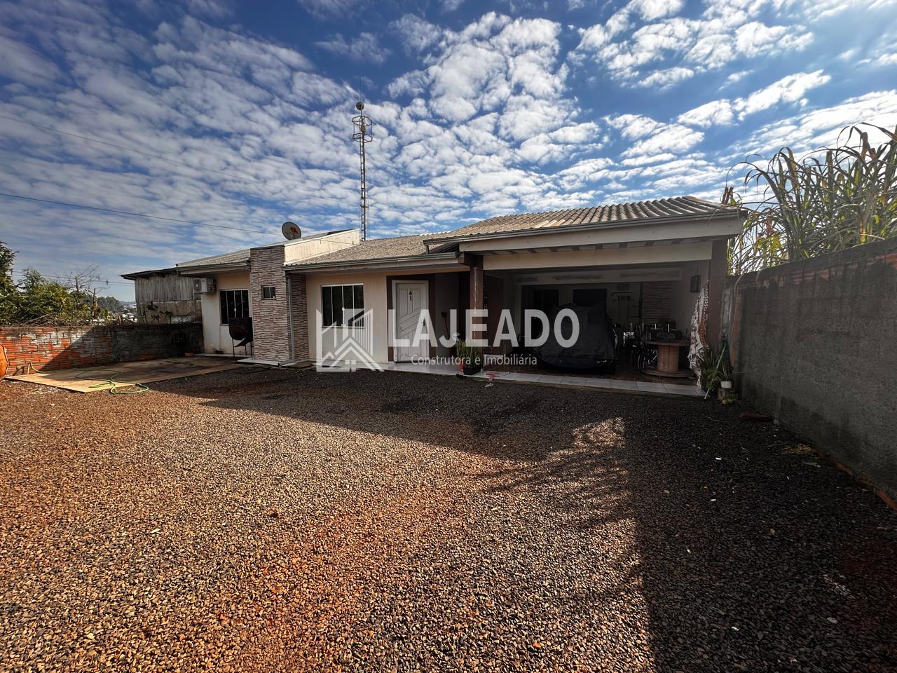 VENDE-SE DUAS CASAS NO MESMO TERRENO, NOSSA SENHORA APARECIDA,...