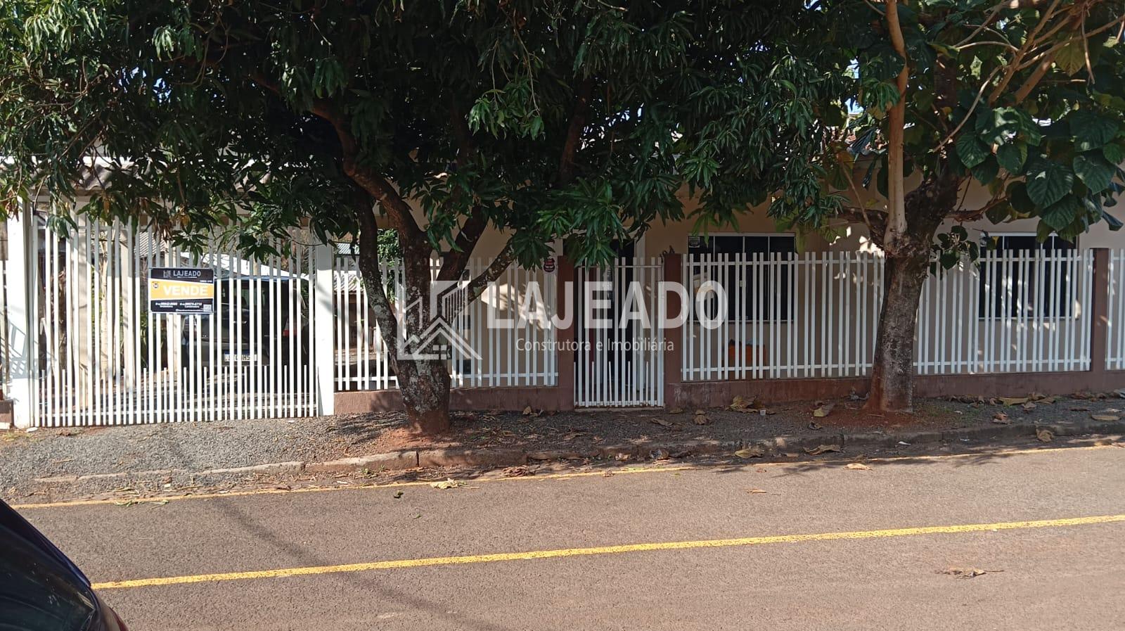 VENDE-SE DUAS CASAS NO MESMO LOTE, CENTRO NORTE, DOIS VIZINHOS...