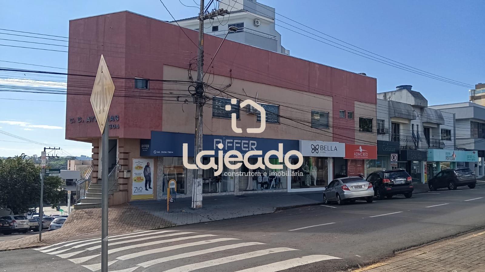 VENDE-SE OU ALUGA SALA COMERCIAL NO CENTRO DE DOIS VIZINHOS - PR