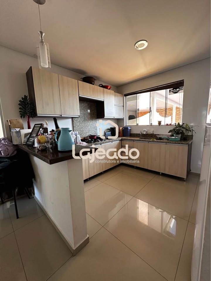 VENDE-SE SOBRADO, SAO FRANCISCO DE ASSIS, DOIS VIZINHOS - PR