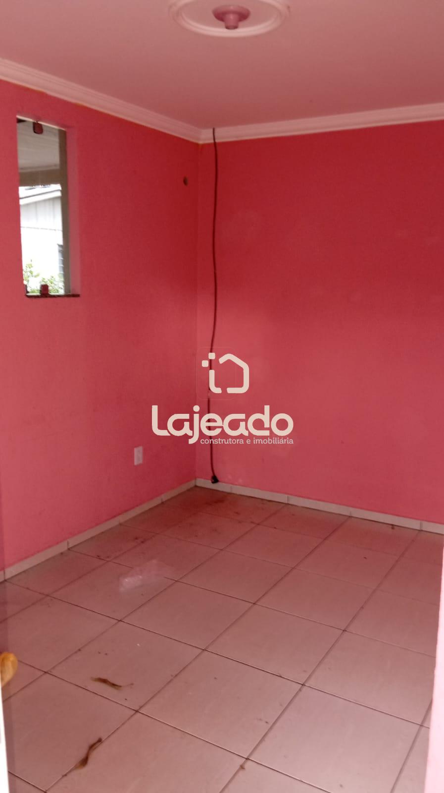 VENDE-SE DUAS CASAS NO MESMO LOTE, CENTRO NORTE, DOIS VIZINHOS...