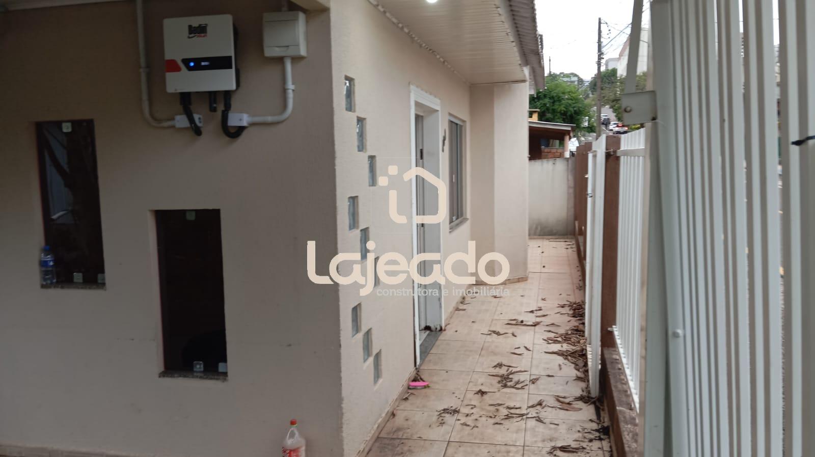 VENDE-SE DUAS CASAS NO MESMO LOTE, CENTRO NORTE, DOIS VIZINHOS...