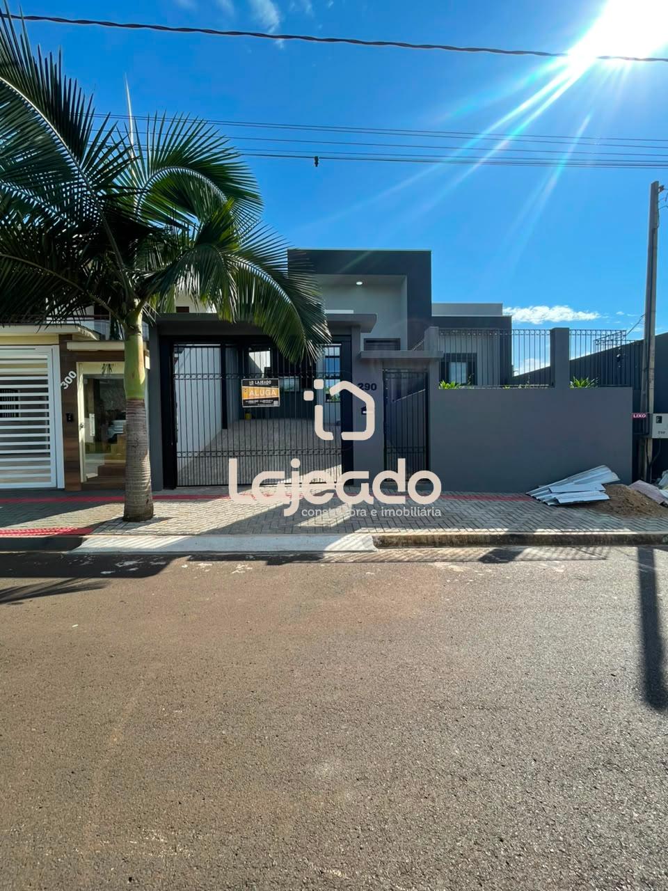 ALUGA-SE ÓTIMA CASA PRÓXIMO AO LAGO DOURADO - DOIS VIZINHOS-PR