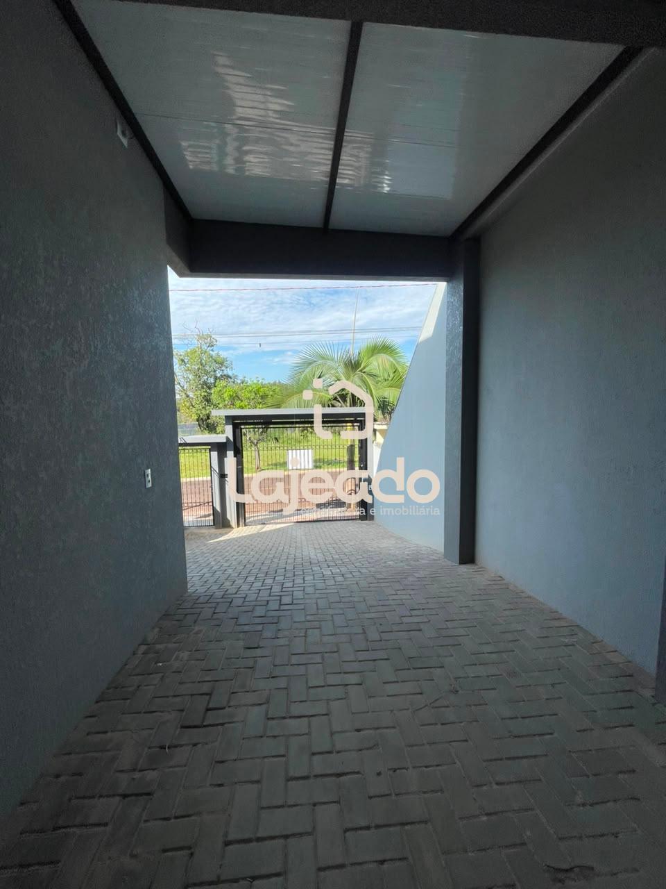 ALUGA-SE ÓTIMA CASA PRÓXIMO AO LAGO DOURADO - DOIS VIZINHOS-PR