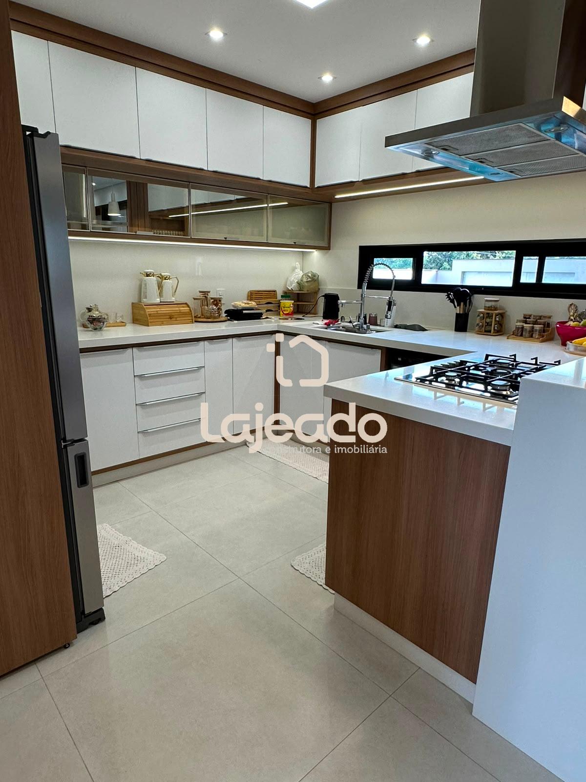 LAJEADO VENDE LINDO SOBRADO DE ALTO PADRÃO EM DOIS VIZINHOS-PR