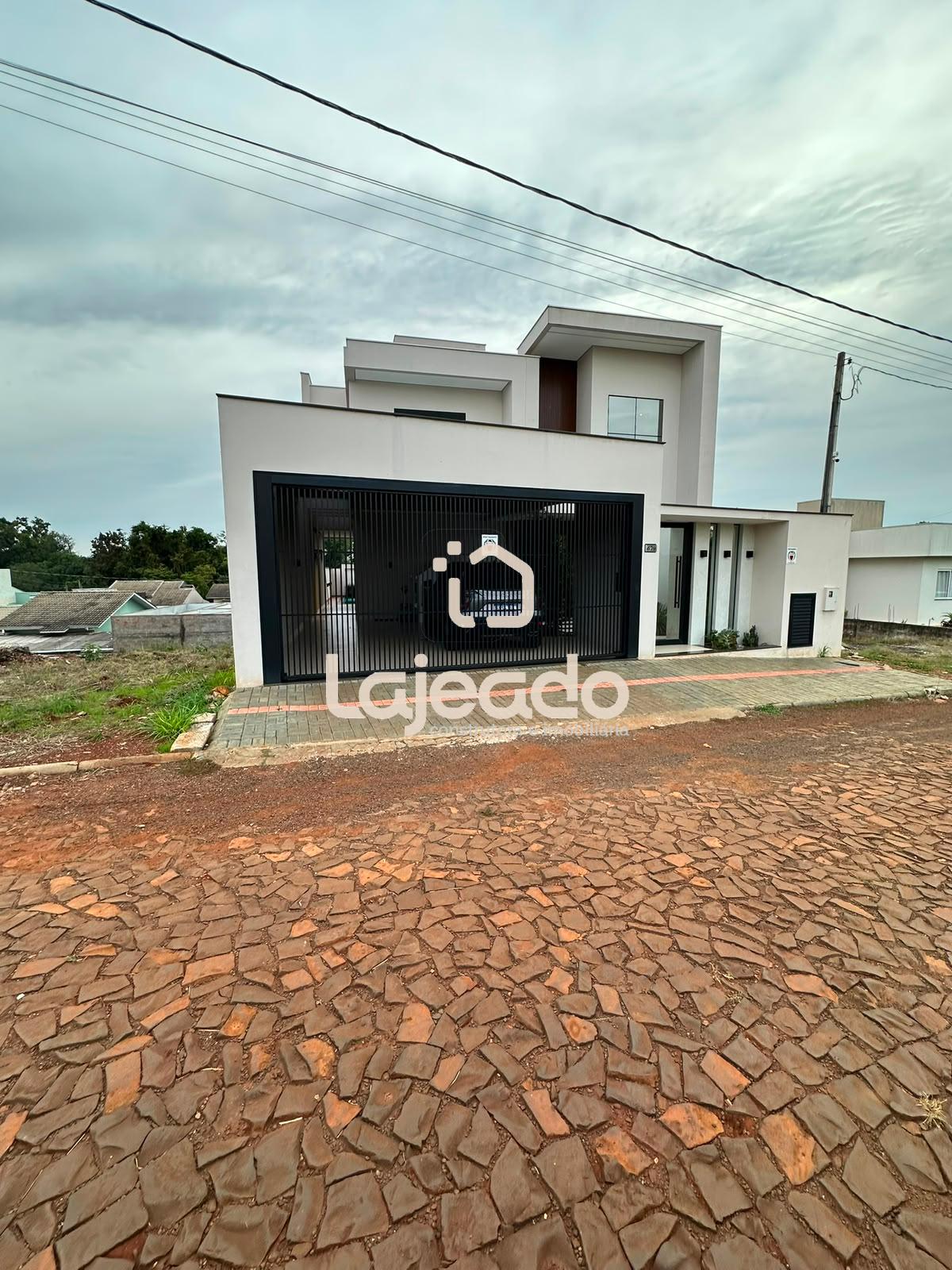 LAJEADO VENDE LINDO SOBRADO DE ALTO PADRÃO EM DOIS VIZINHOS-PR