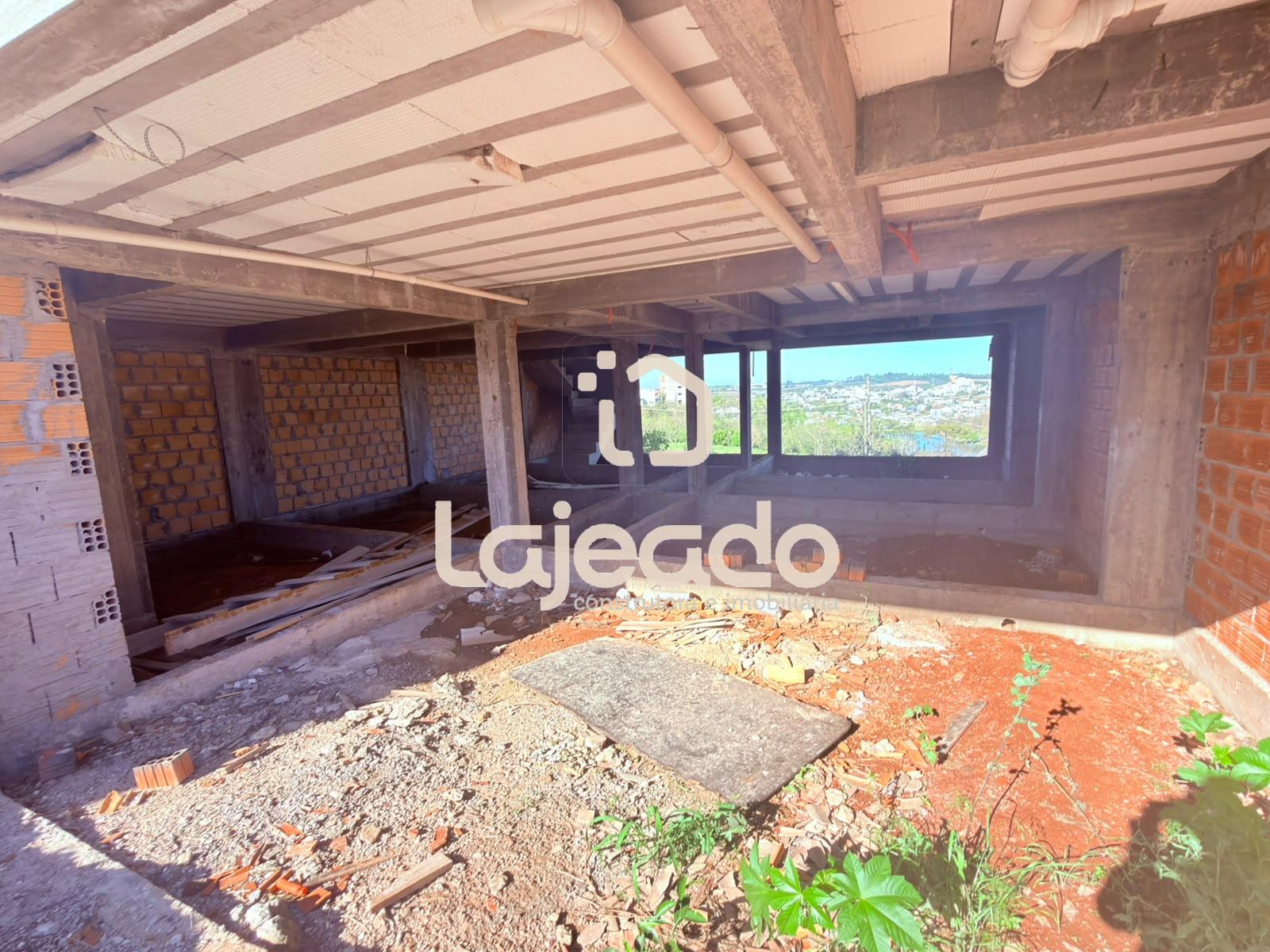 VENDE-SE CASA INACABADA COM LAJE - DOIS VIZINHOS - PR