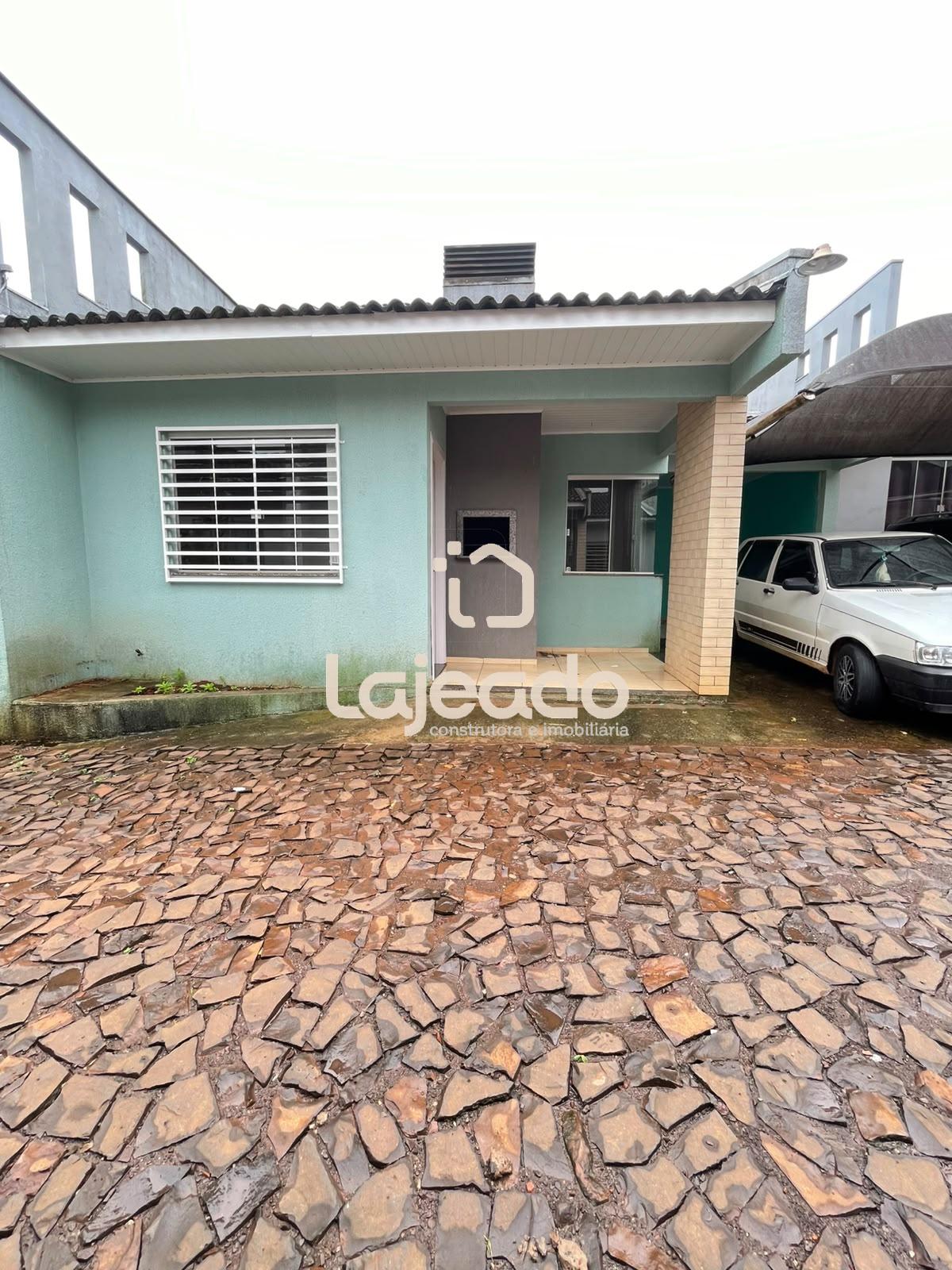VENDE-SE OU ALUGA CASA NO BAIRRO MARGARIDA GALVAN - DOIS VIZIN...