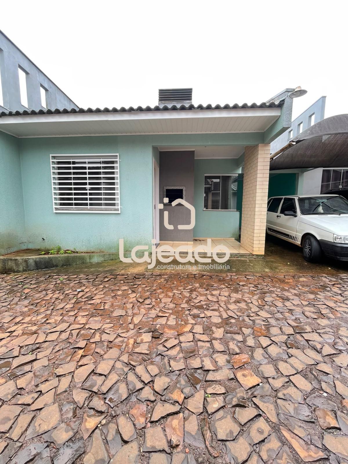 VENDE-SE OU ALUGA CASA NO BAIRRO MARGARIDA GALVAN - DOIS VIZIN...