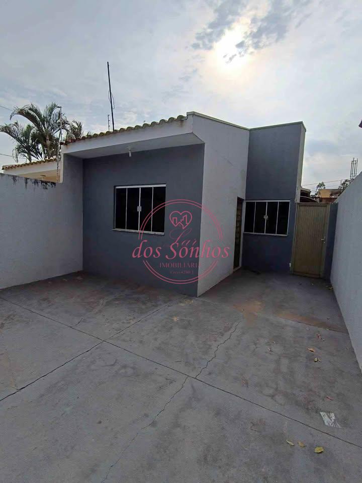 Linda casa com ótima localização no bairro Watal , PRESIDENTE ...